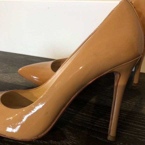 Coach Nude/Tan Patent Leather Pointed Toe Heels Pumps Size 8.5 - Picture 6 of 17